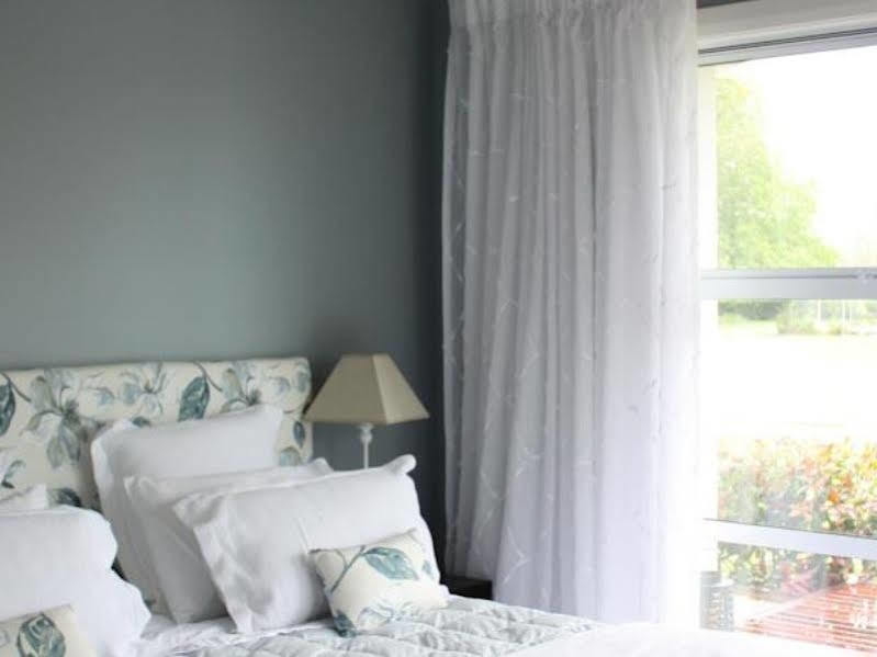 Revive On Oakview Boutique Beauty And Accommodation Ашбъртън Екстериор снимка